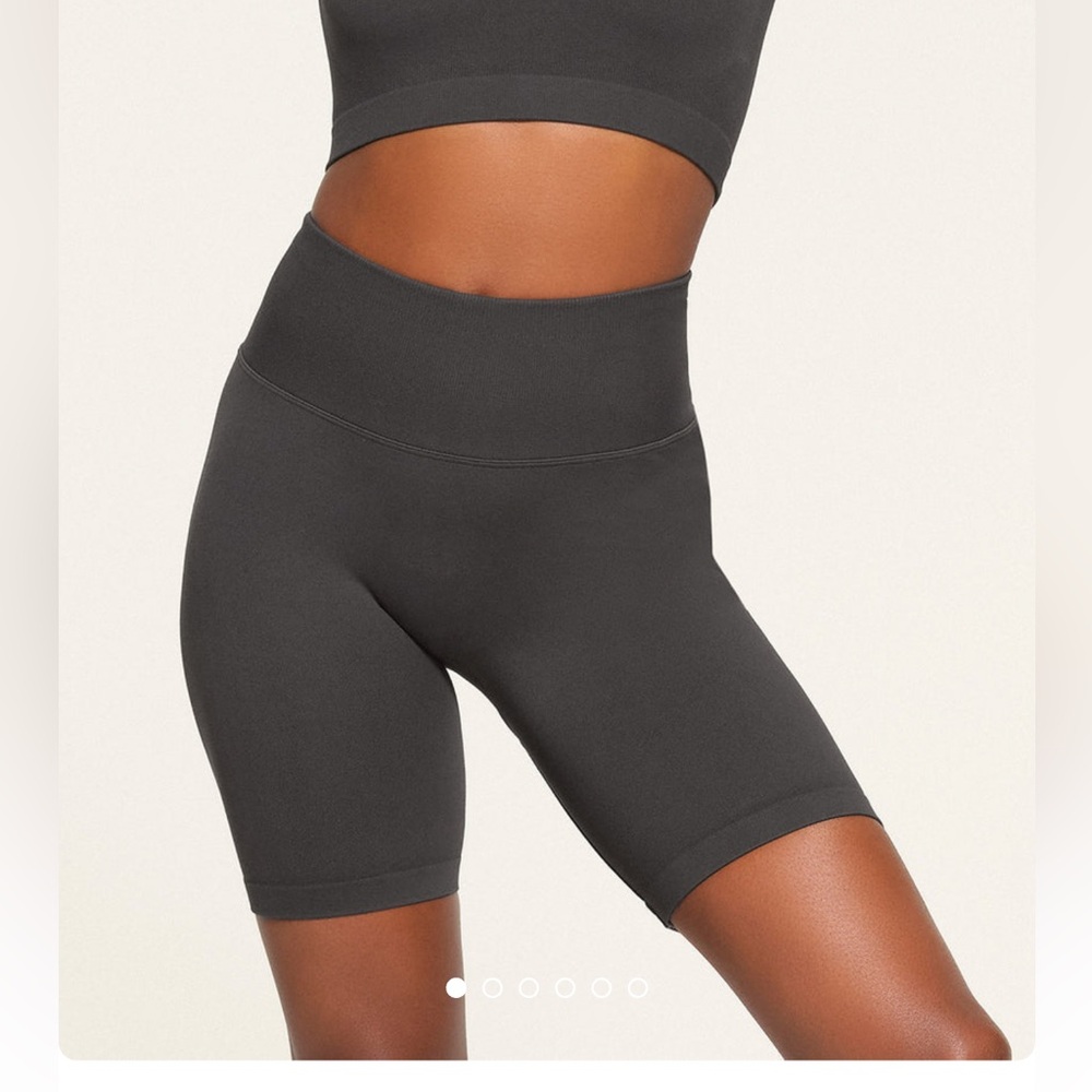 Skims CONTOUR NYLON BIKE SHORT